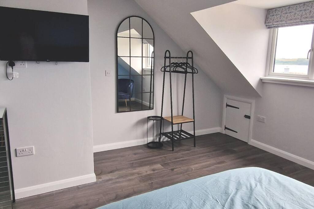 Sea View Luxury 5 Star Cottage Near Milford Marina Milford Haven Eksteriør billede